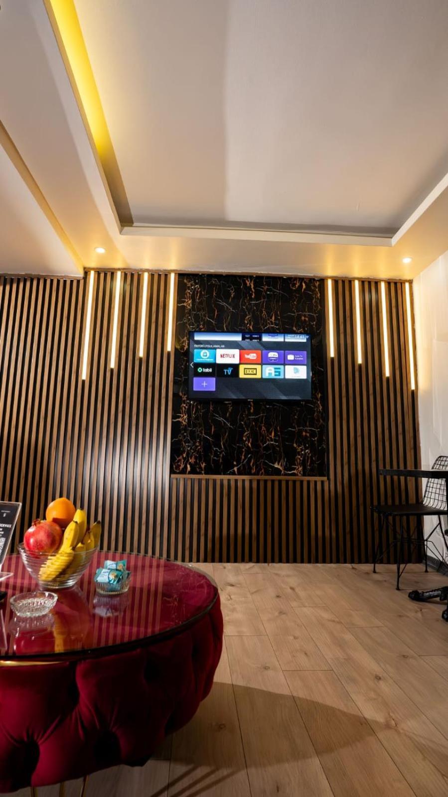 Sara Aparthotel *