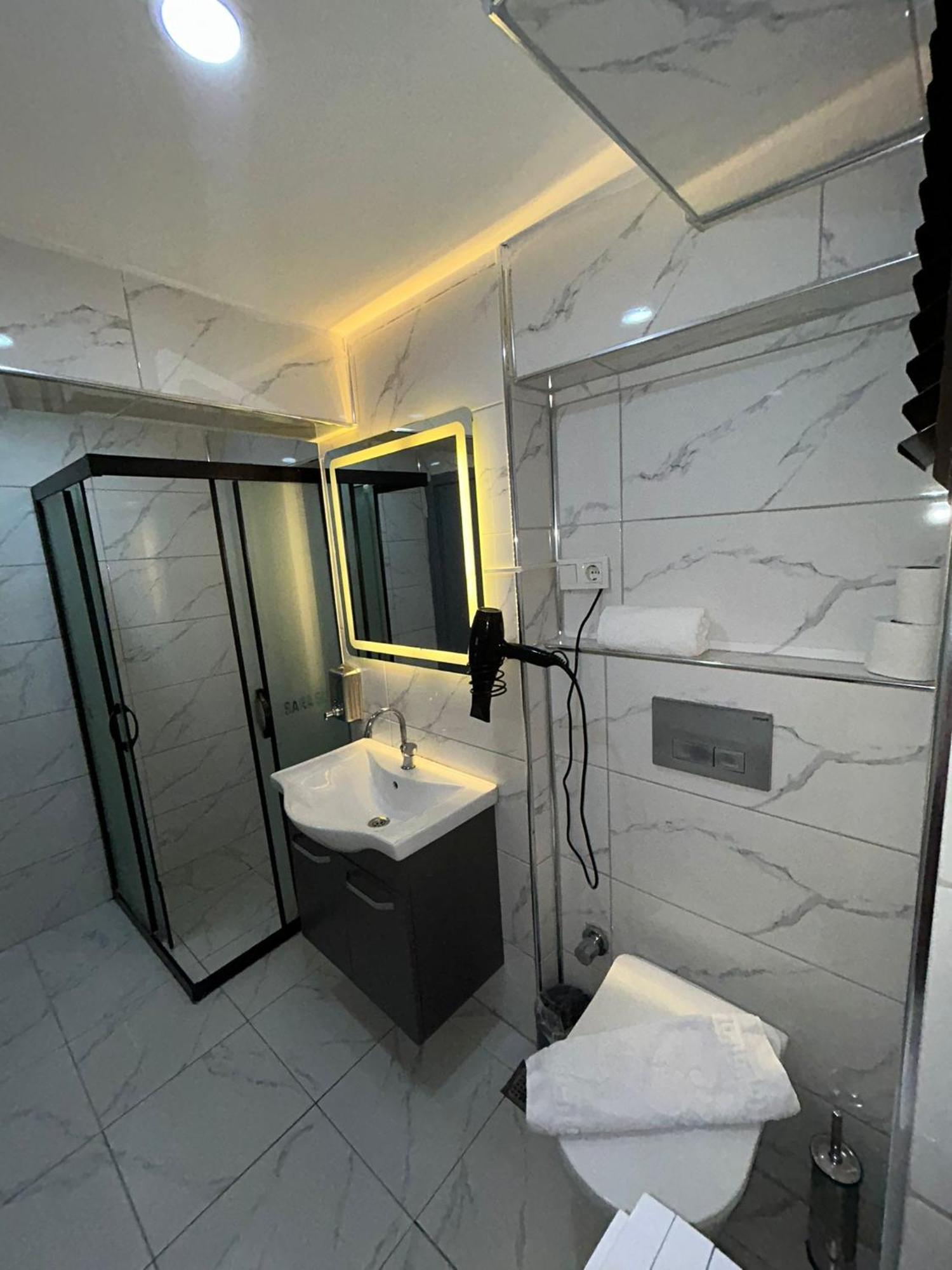 Aparthotel Sara *