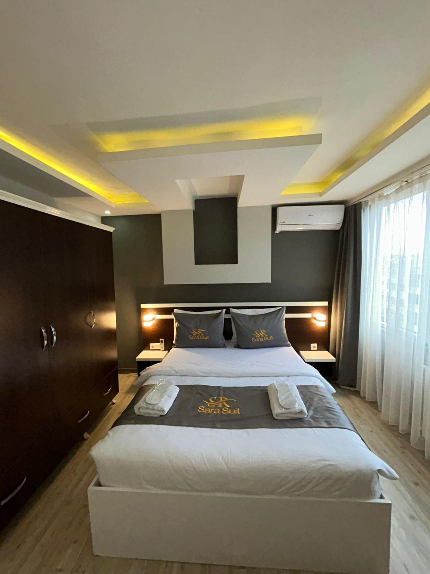 Aparthotel Sara *